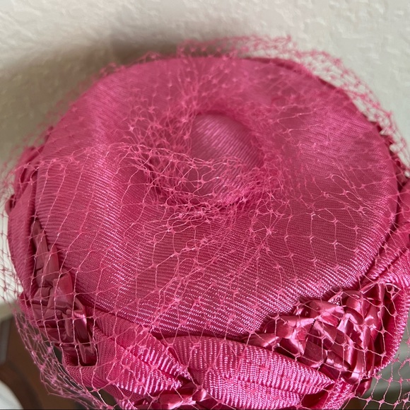 Vintage 1960’s Berne Fabric and Straw Pillbox Hat main image 8